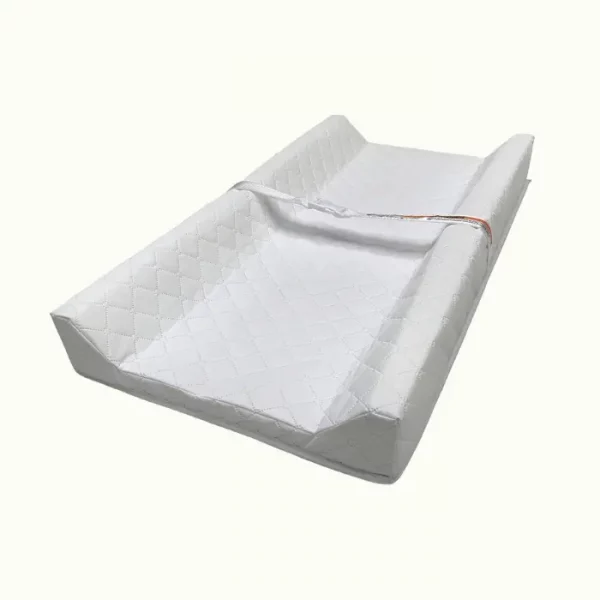 Summer by Ingenuity Cambiador contorneado de la coleccin - Incluye un forro impermeable y una correa de seguridad con hebilla de apertura rápida