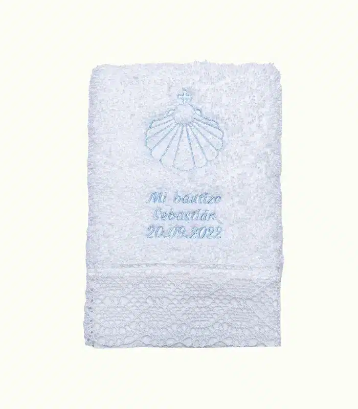 Toalla de bautizo bordada personalizada con puntilla.Personaliza nombre, color y fecha. Toalla bautizo-Regalo personalizado.Bautismo bebé 100% algodón